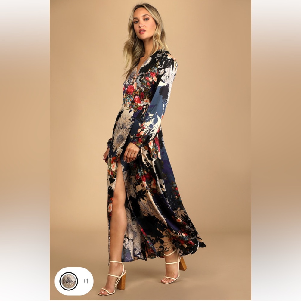 Lulu’s Put On A Smile blue floral print satin wrap maxi dress - size M